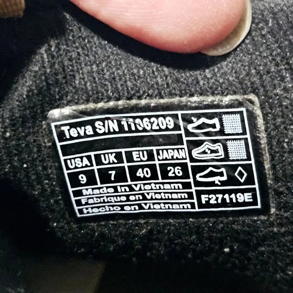 Teva ReEmber Mid Black Quilted  Ankle Boots - Picture 7 of 10